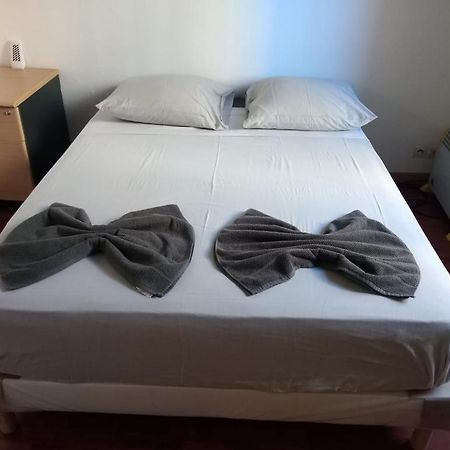 Joli 2 Pieces A Pontoise Apartment Ngoại thất bức ảnh