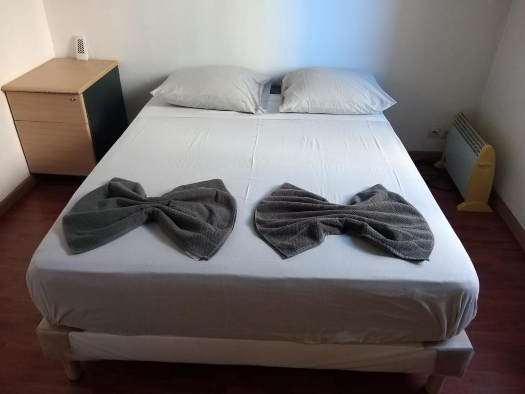 Joli 2 Pieces A Pontoise Apartment Ngoại thất bức ảnh